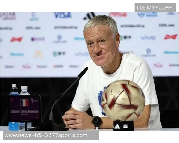 德尚调侃科曼在沙特联赛踢球假期生活引发关注